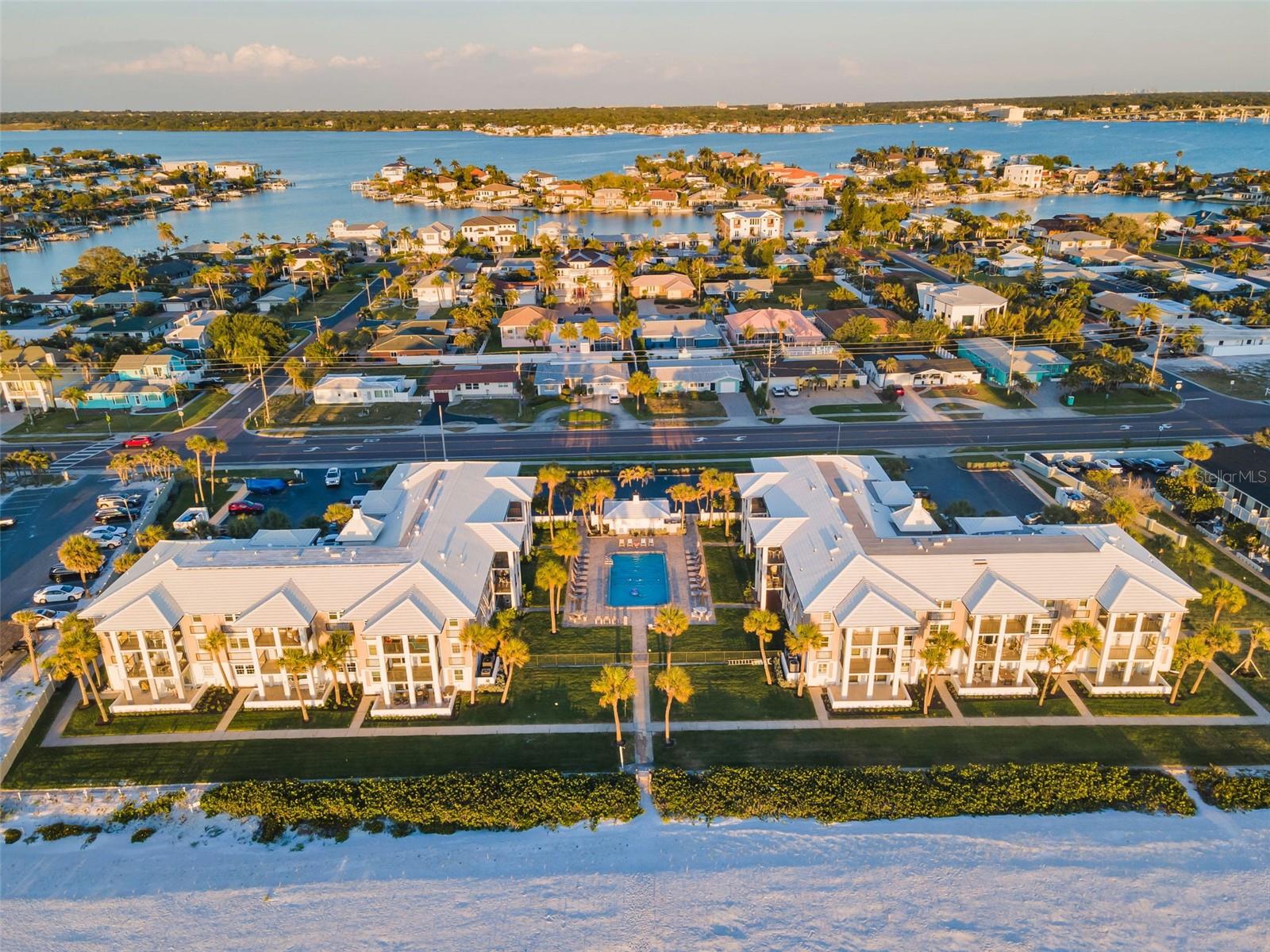 2500 GULF BLVD #204B, BELLEAIR BEACH, FL, 33786