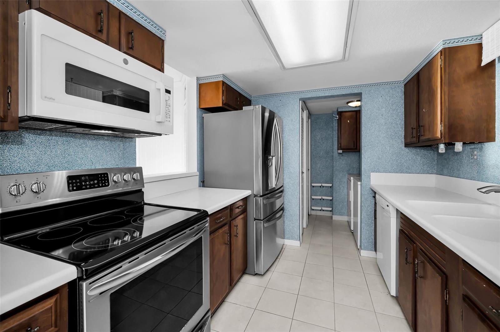 2500 GULF BLVD #204B, BELLEAIR BEACH, FL, 33786