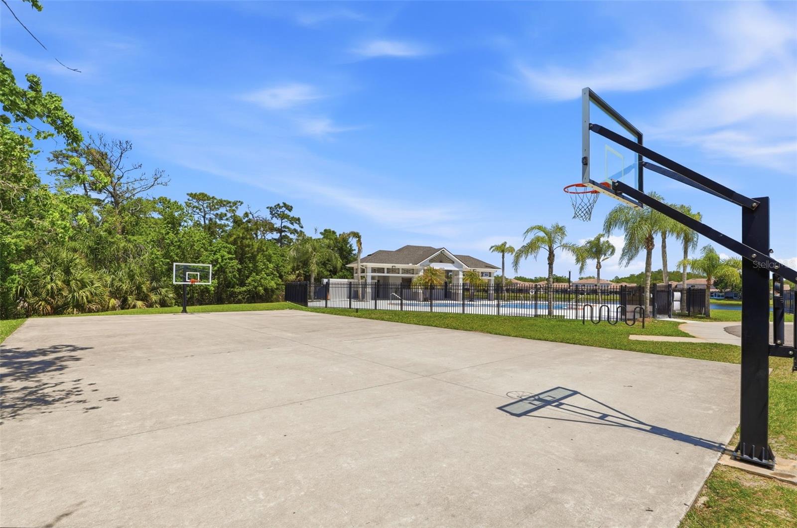 824 LAKE BISCAYNE WAY, ORLANDO, FL, 32824