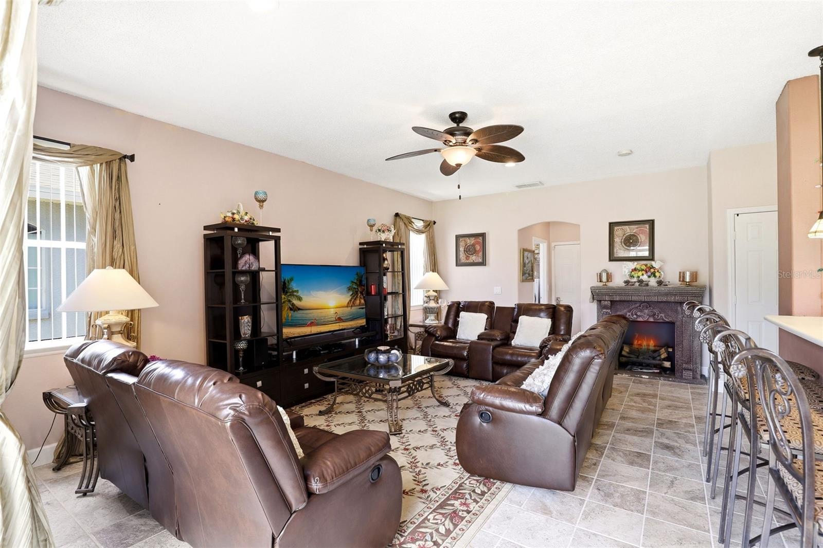 824 LAKE BISCAYNE WAY, ORLANDO, FL, 32824