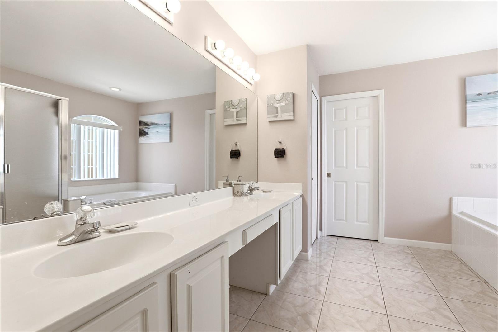 824 LAKE BISCAYNE WAY, ORLANDO, FL, 32824