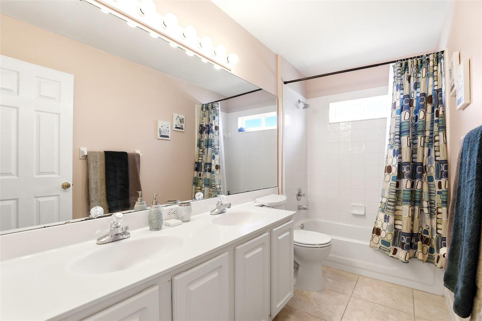 824 LAKE BISCAYNE WAY, ORLANDO, FL, 32824