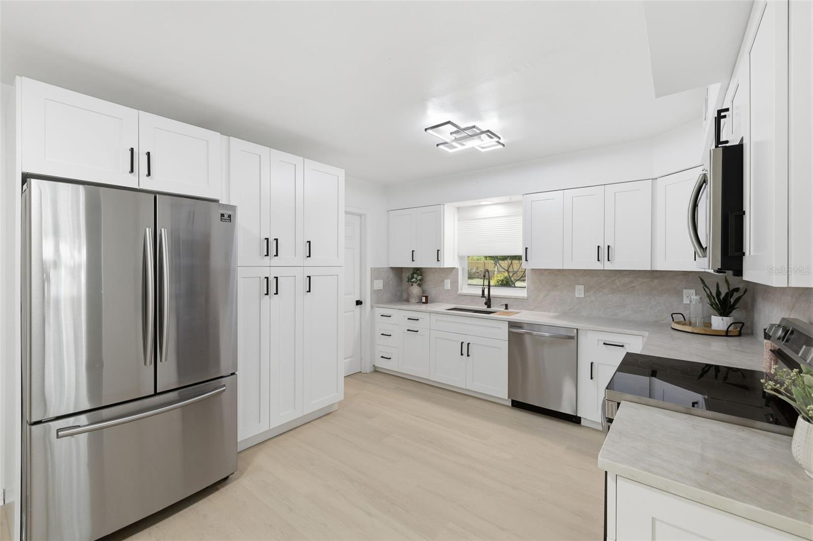 6011 WILSHIRE DR, TAMPA, FL, 33615