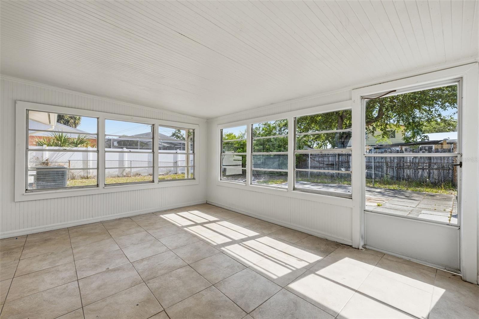 6011 WILSHIRE DR, TAMPA, FL, 33615