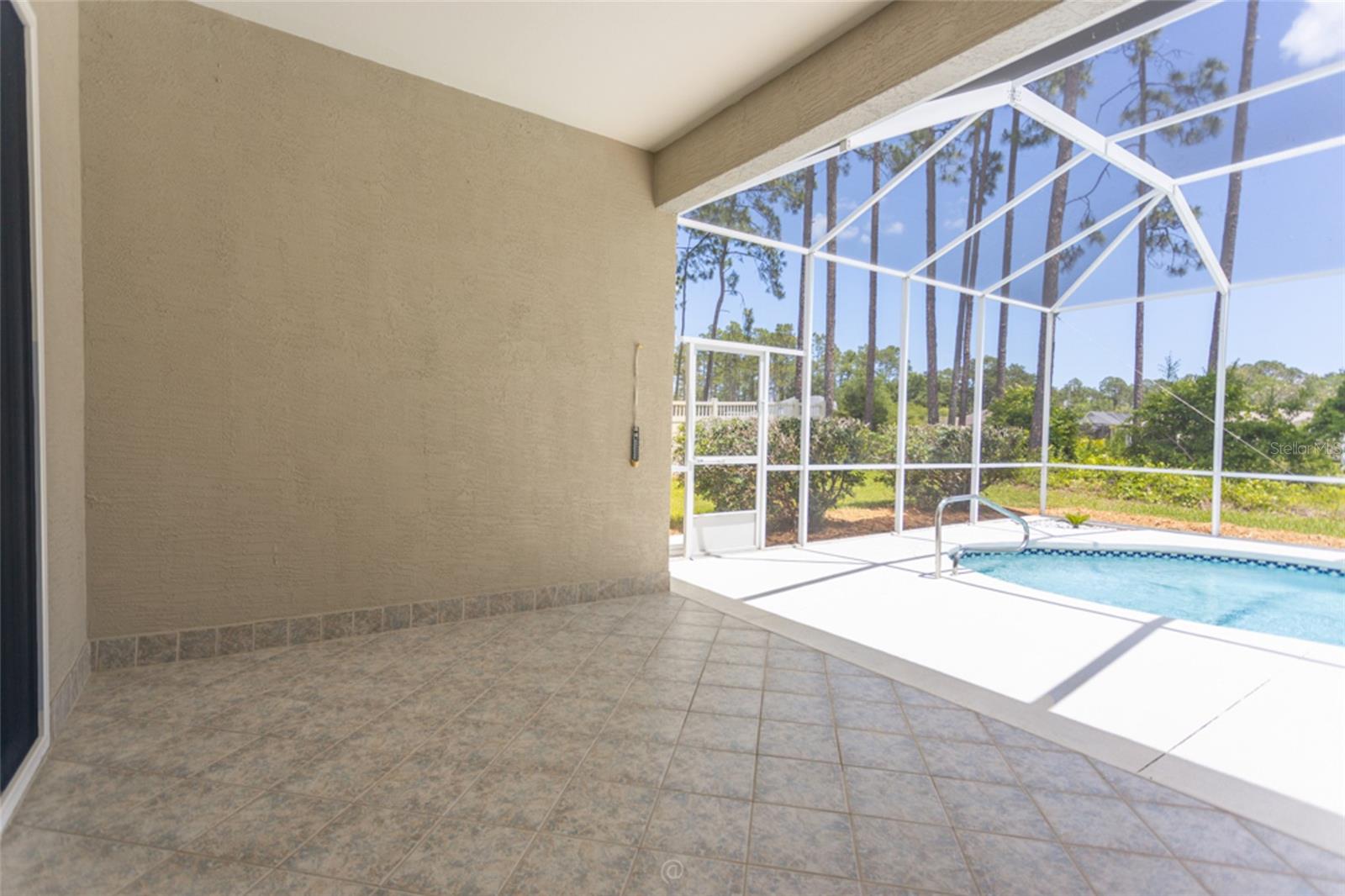11 EDGEWATER DR, PALM COAST, FL, 32164