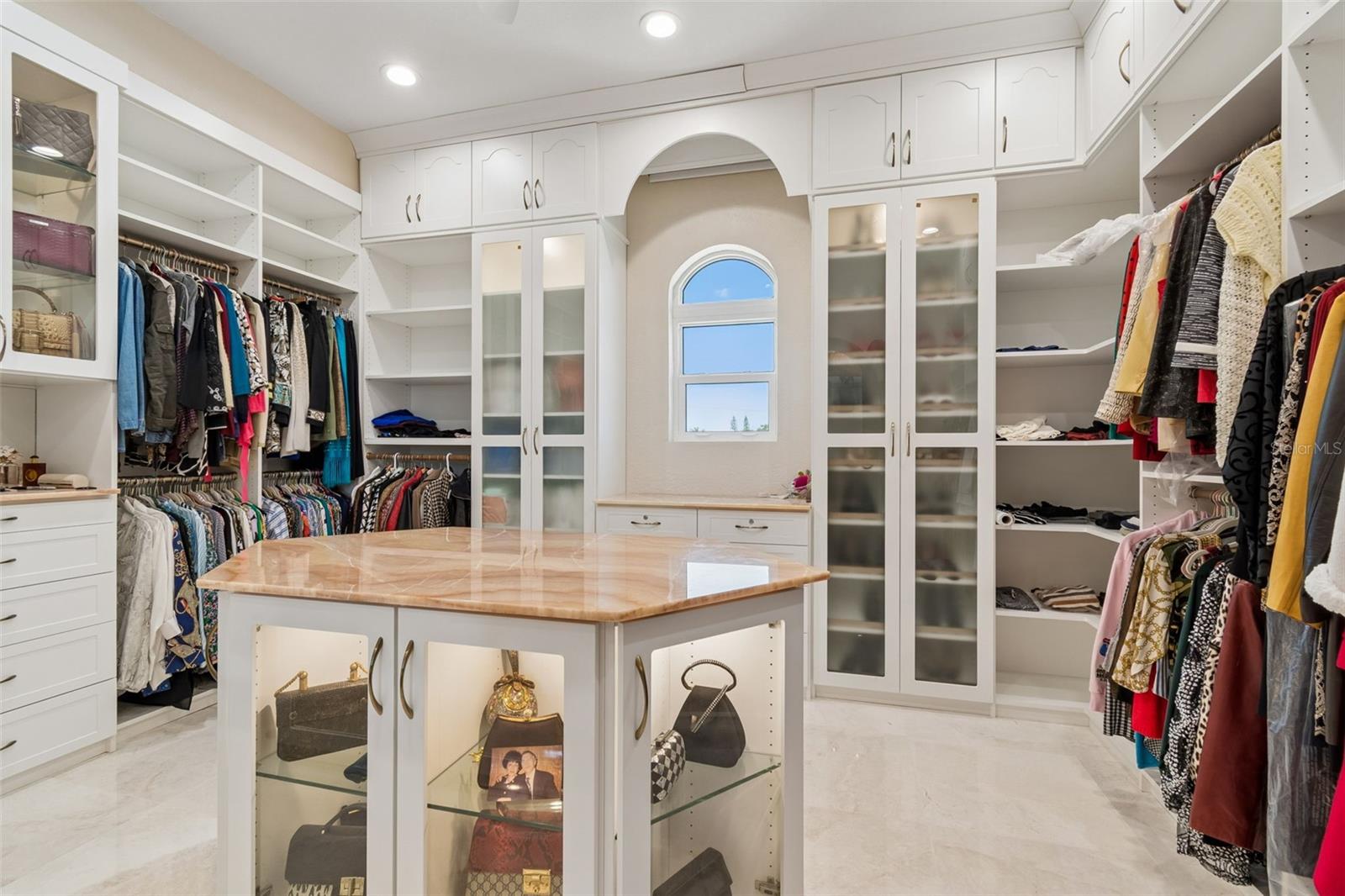 1203 BAY DR, BELLEAIR BEACH, FL, 33786