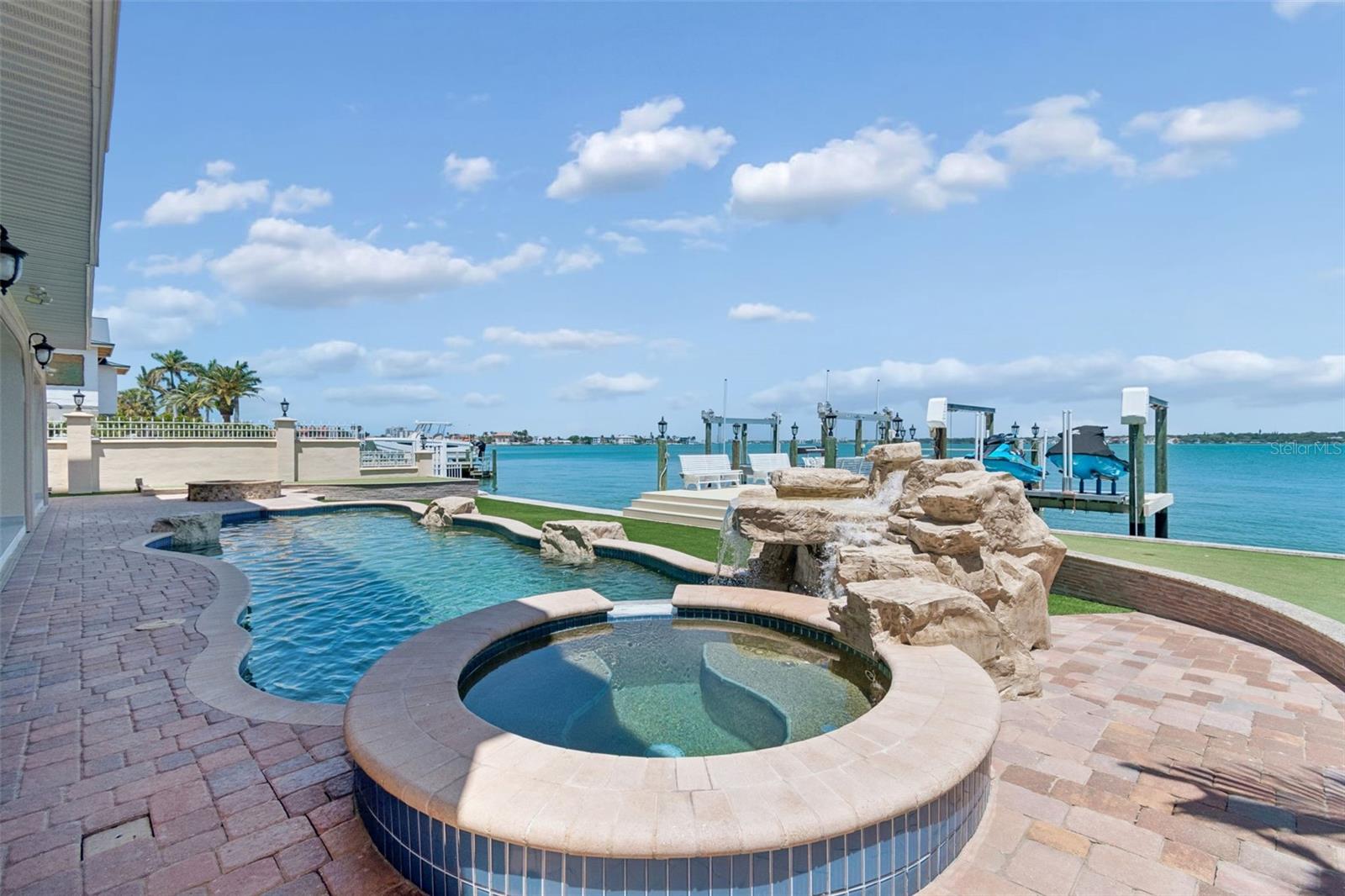 1203 BAY DR, BELLEAIR BEACH, FL, 33786