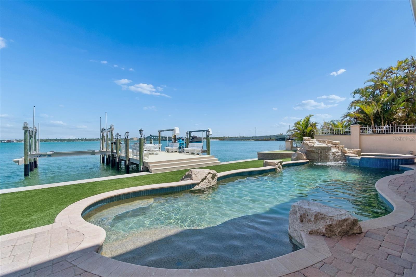 1203 BAY DR, BELLEAIR BEACH, FL, 33786