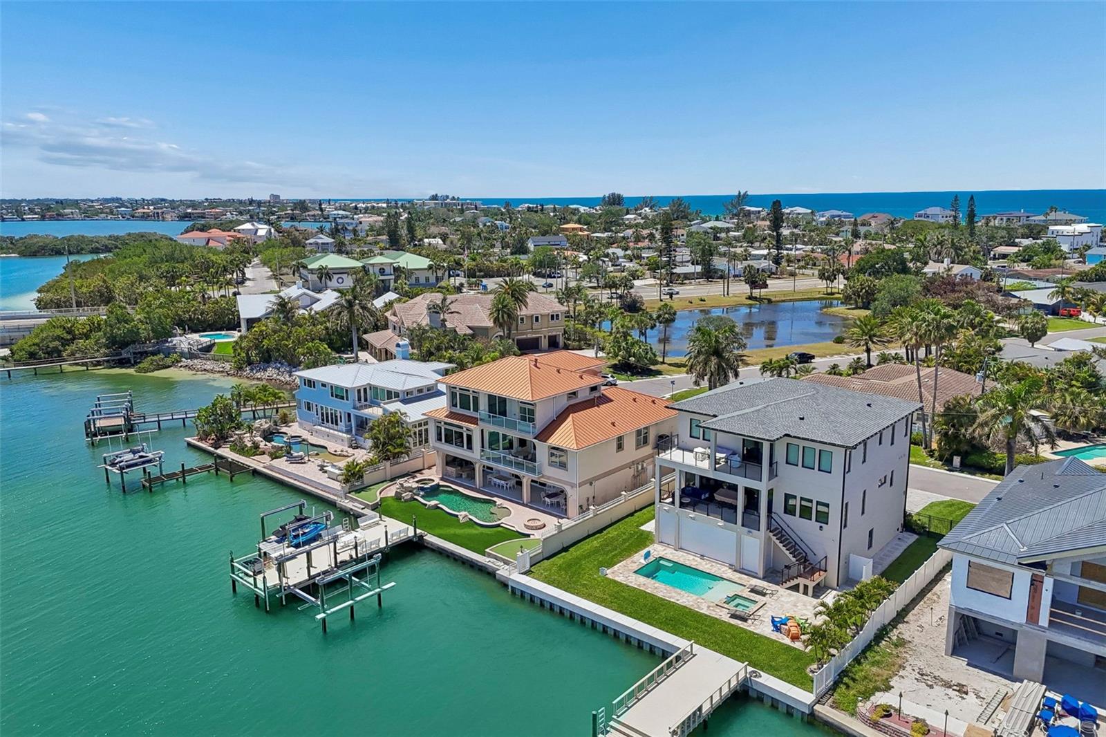 1203 BAY DR, BELLEAIR BEACH, FL, 33786