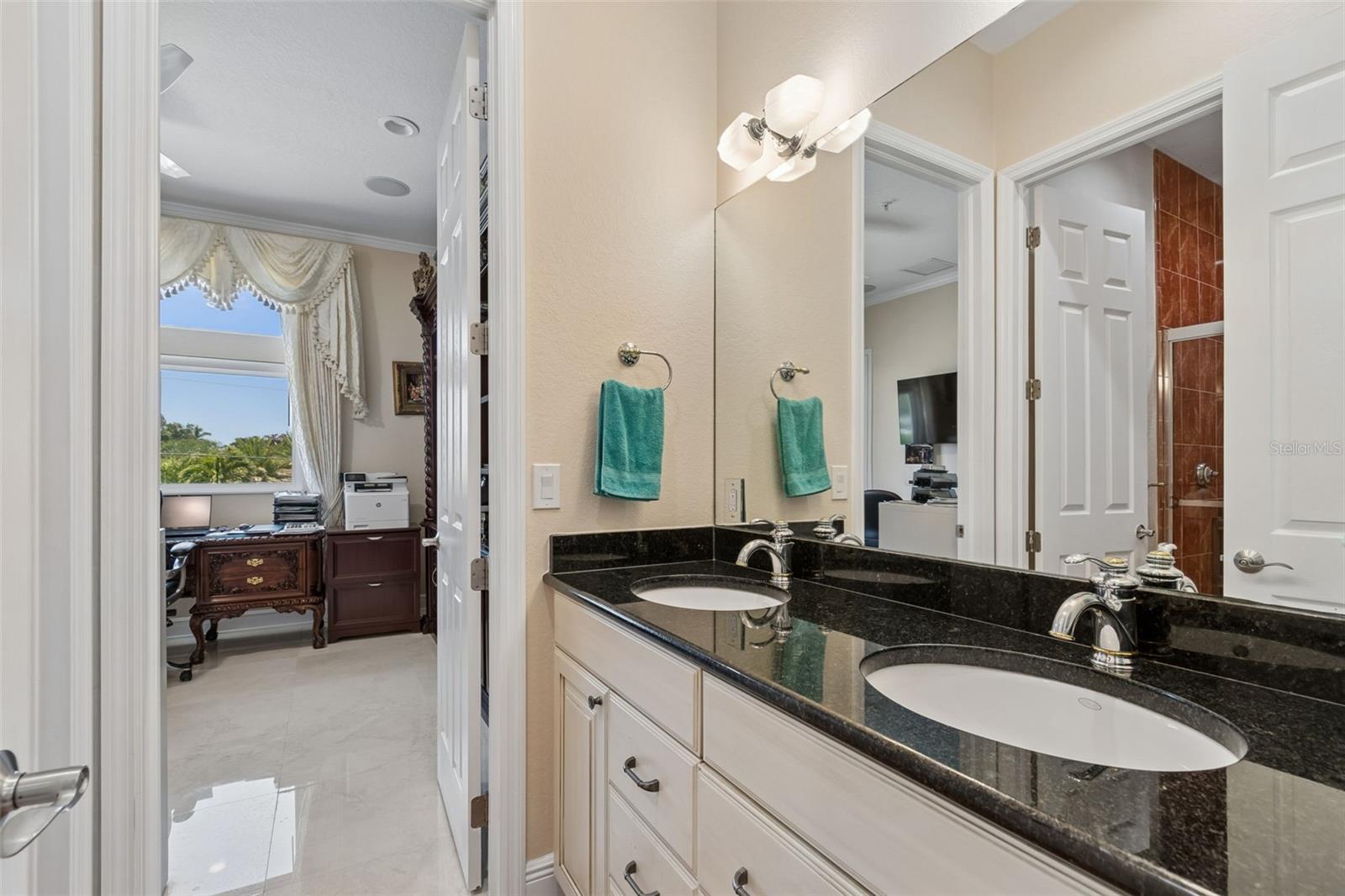 1203 BAY DR, BELLEAIR BEACH, FL, 33786