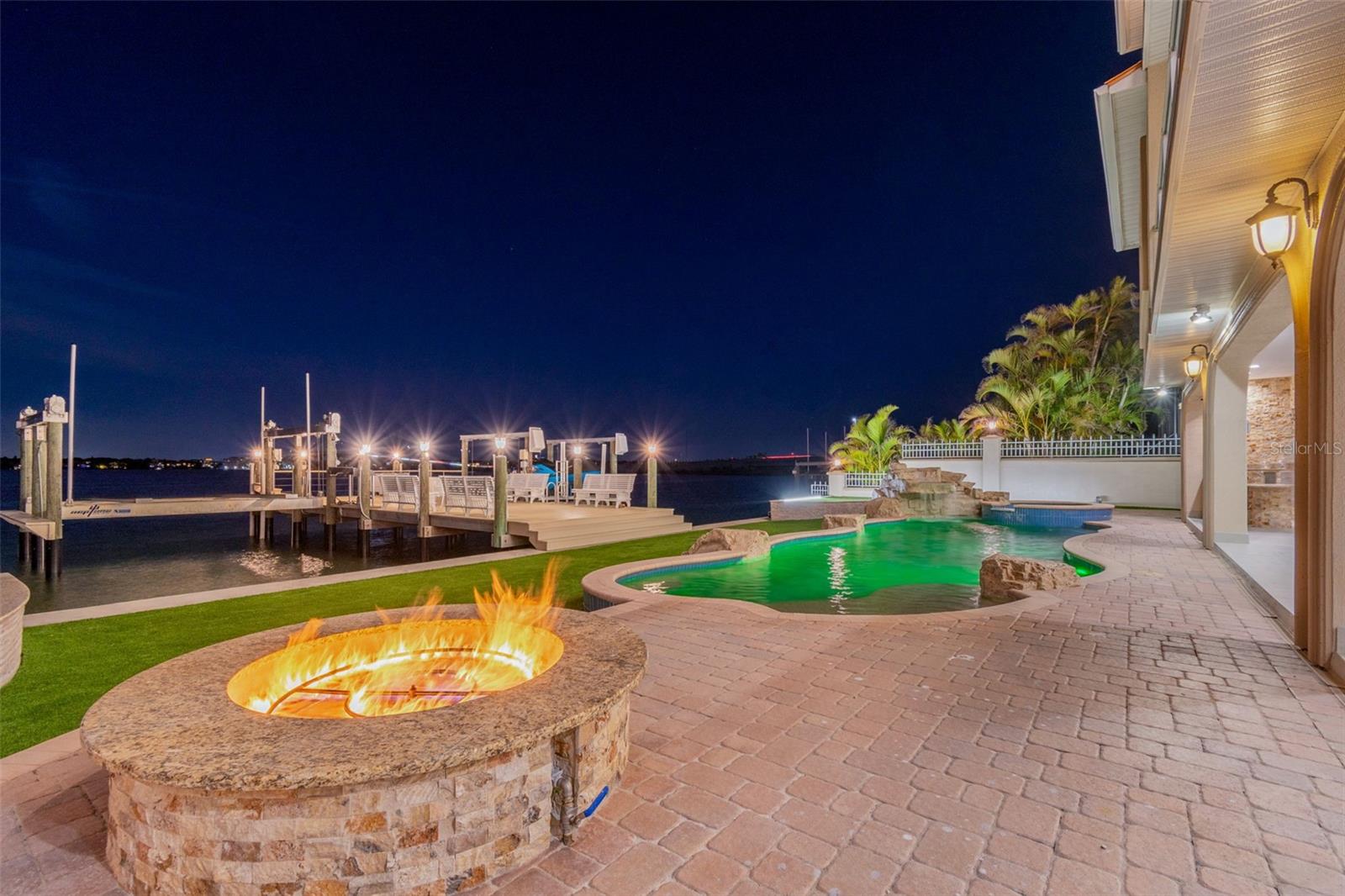 1203 BAY DR, BELLEAIR BEACH, FL, 33786