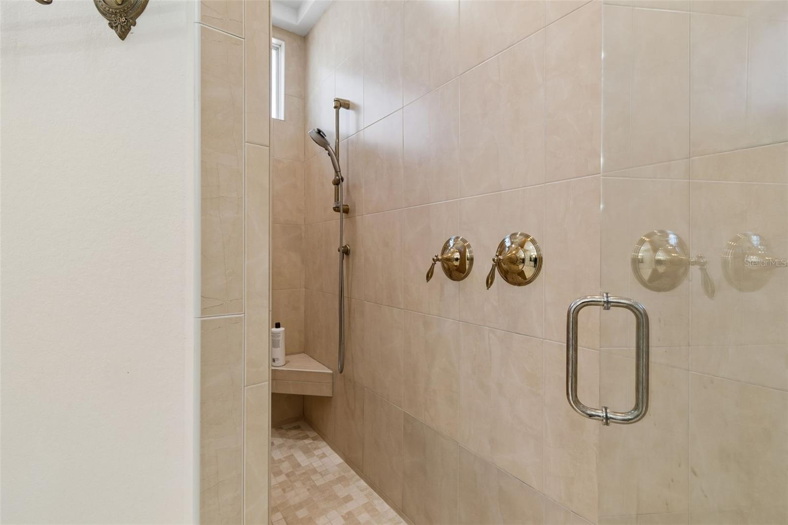 1203 BAY DR, BELLEAIR BEACH, FL, 33786