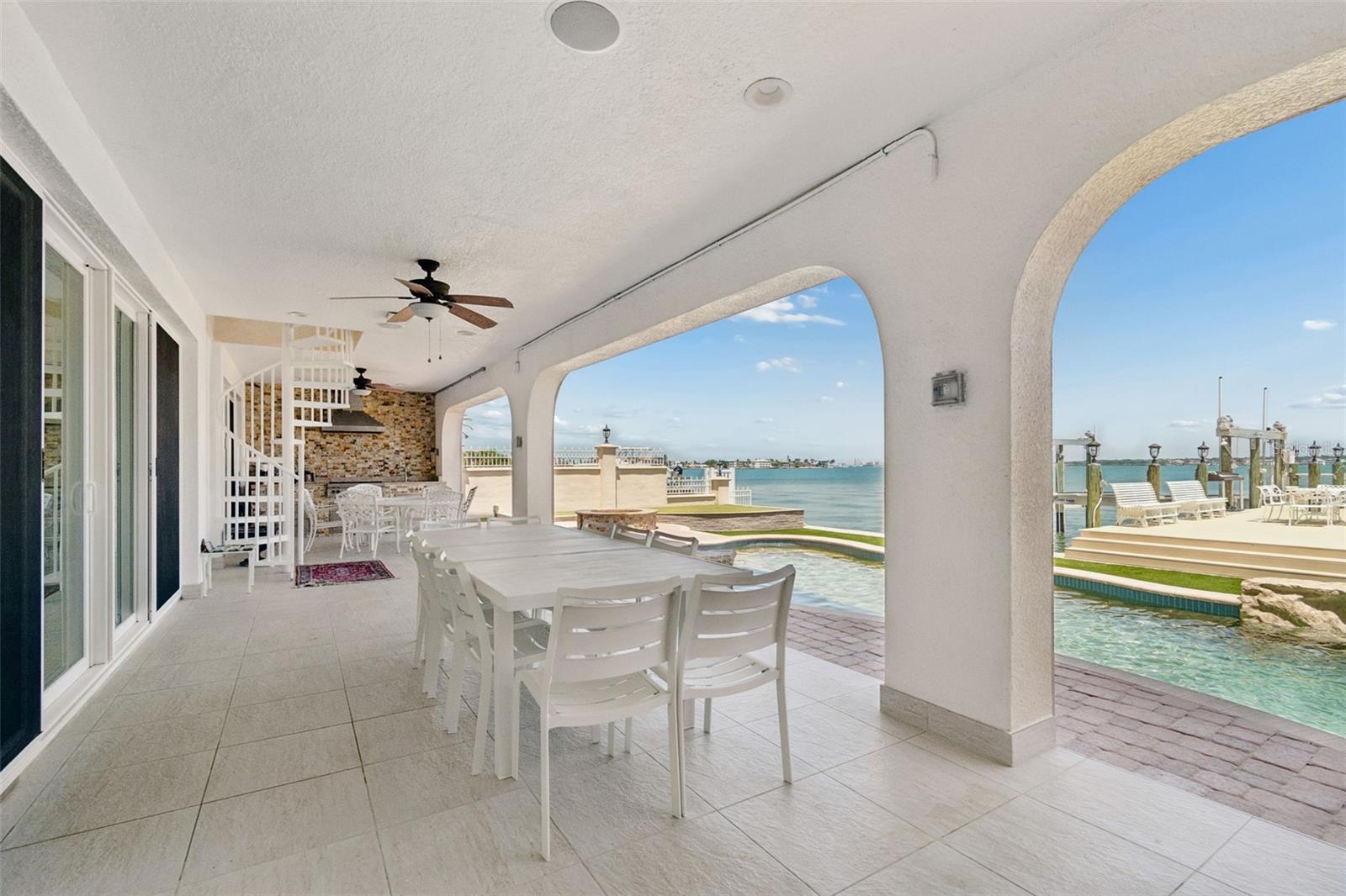 1203 BAY DR, BELLEAIR BEACH, FL, 33786