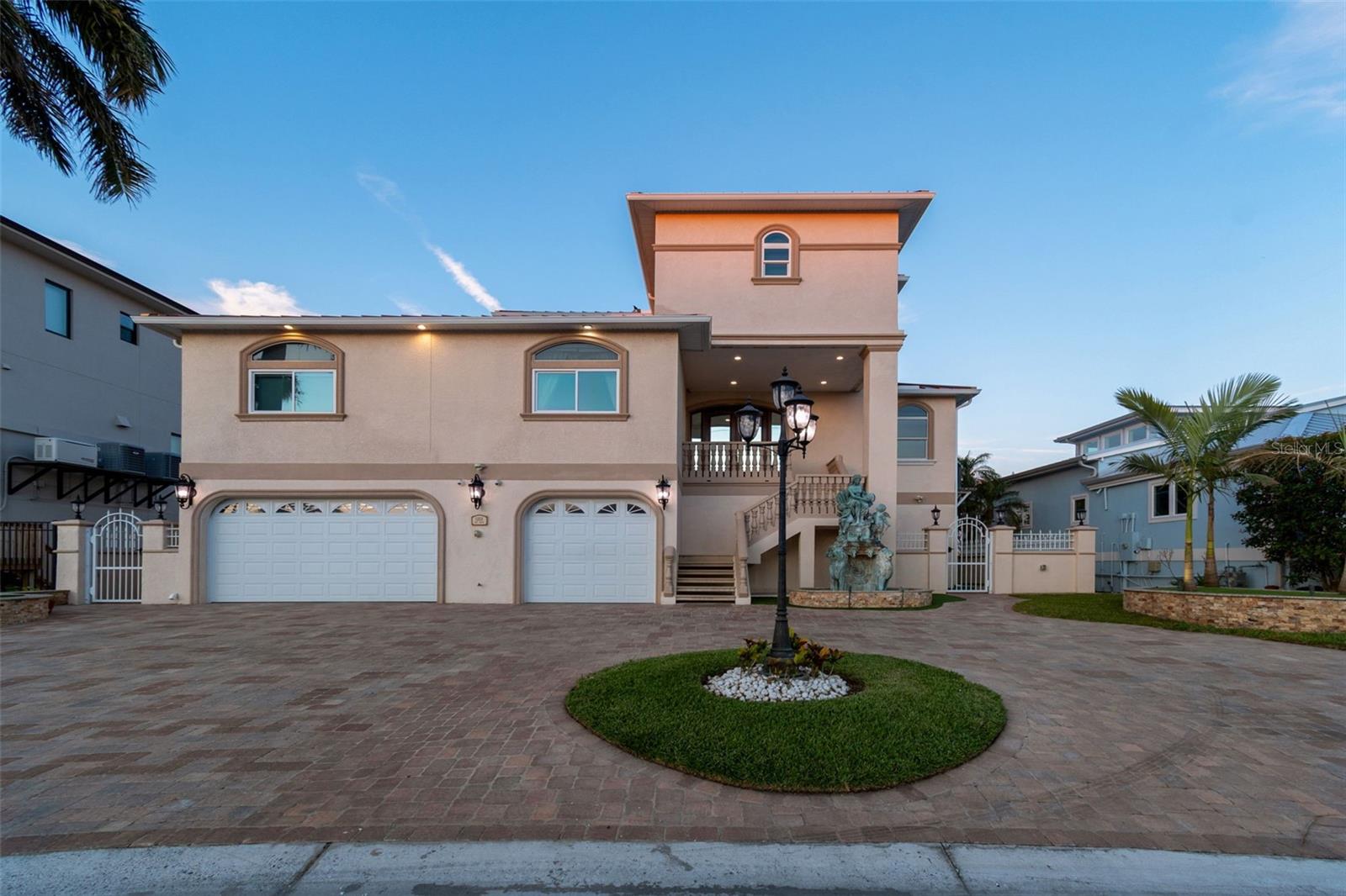 1203 BAY DR, BELLEAIR BEACH, FL, 33786