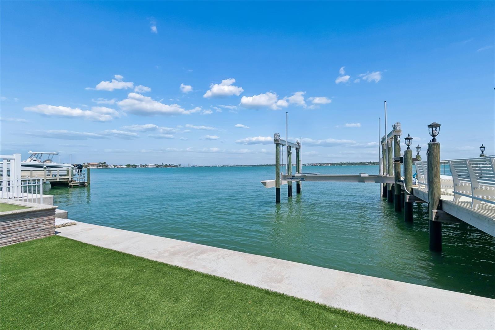 1203 BAY DR, BELLEAIR BEACH, FL, 33786