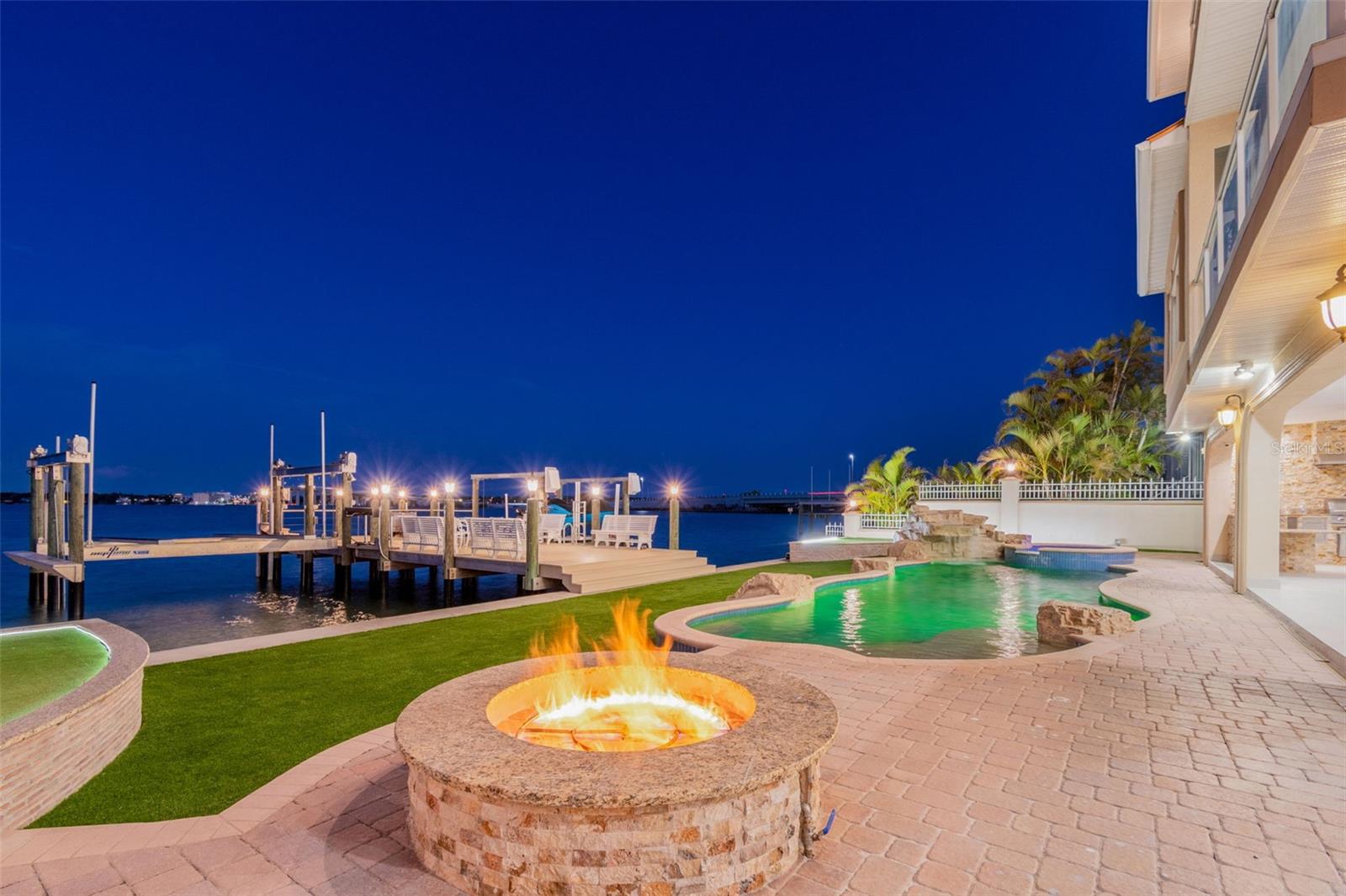 1203 BAY DR, BELLEAIR BEACH, FL, 33786