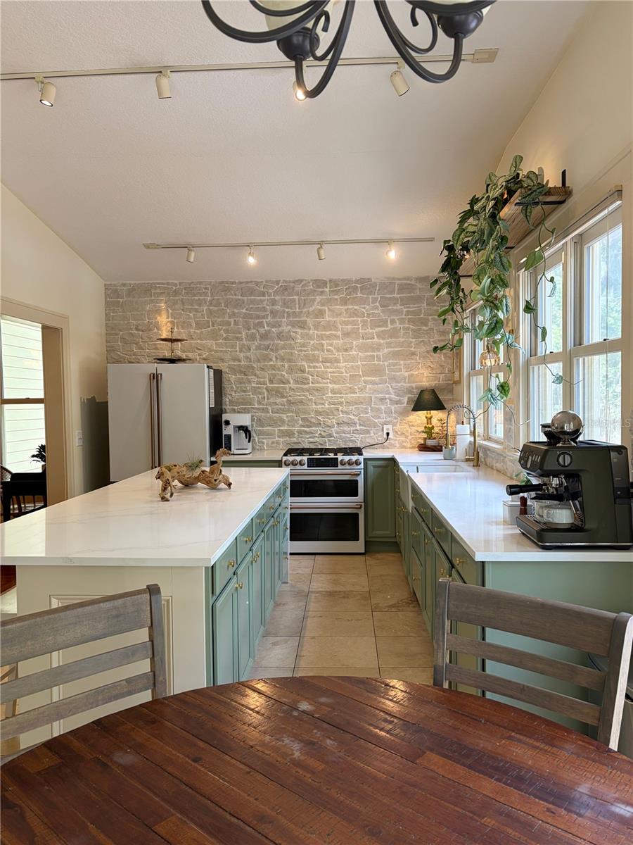 417 W MINNESOTA AVE, DELAND, FL, 32720