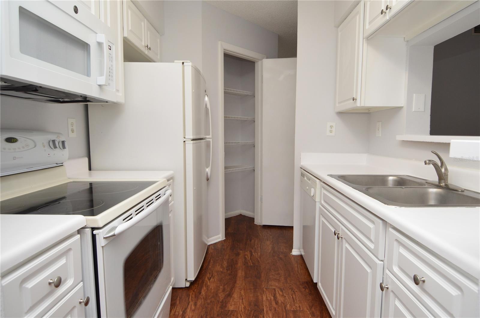 8641 FANCY FINCH DR #204, TAMPA, FL, 33614