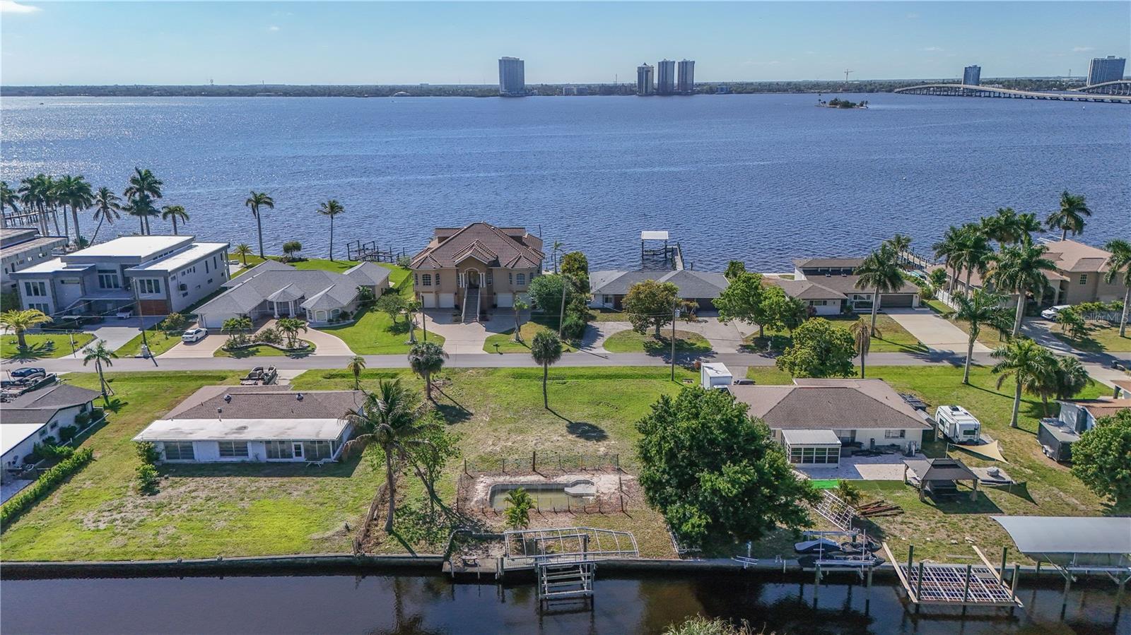 116 E NORTH SHORE AVE, NORTH FORT MYERS, FL, 33917