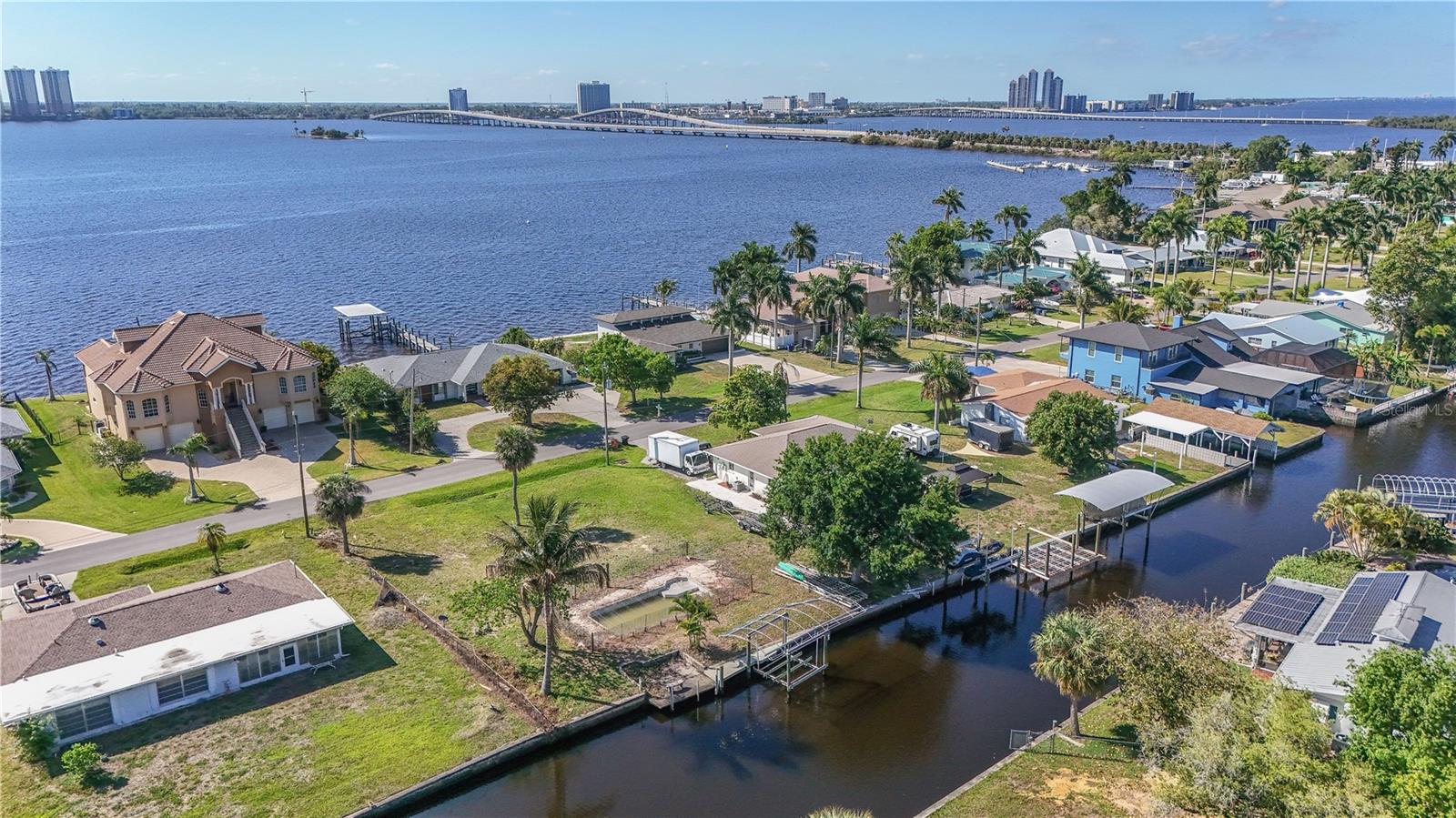 116 E NORTH SHORE AVE, NORTH FORT MYERS, FL, 33917