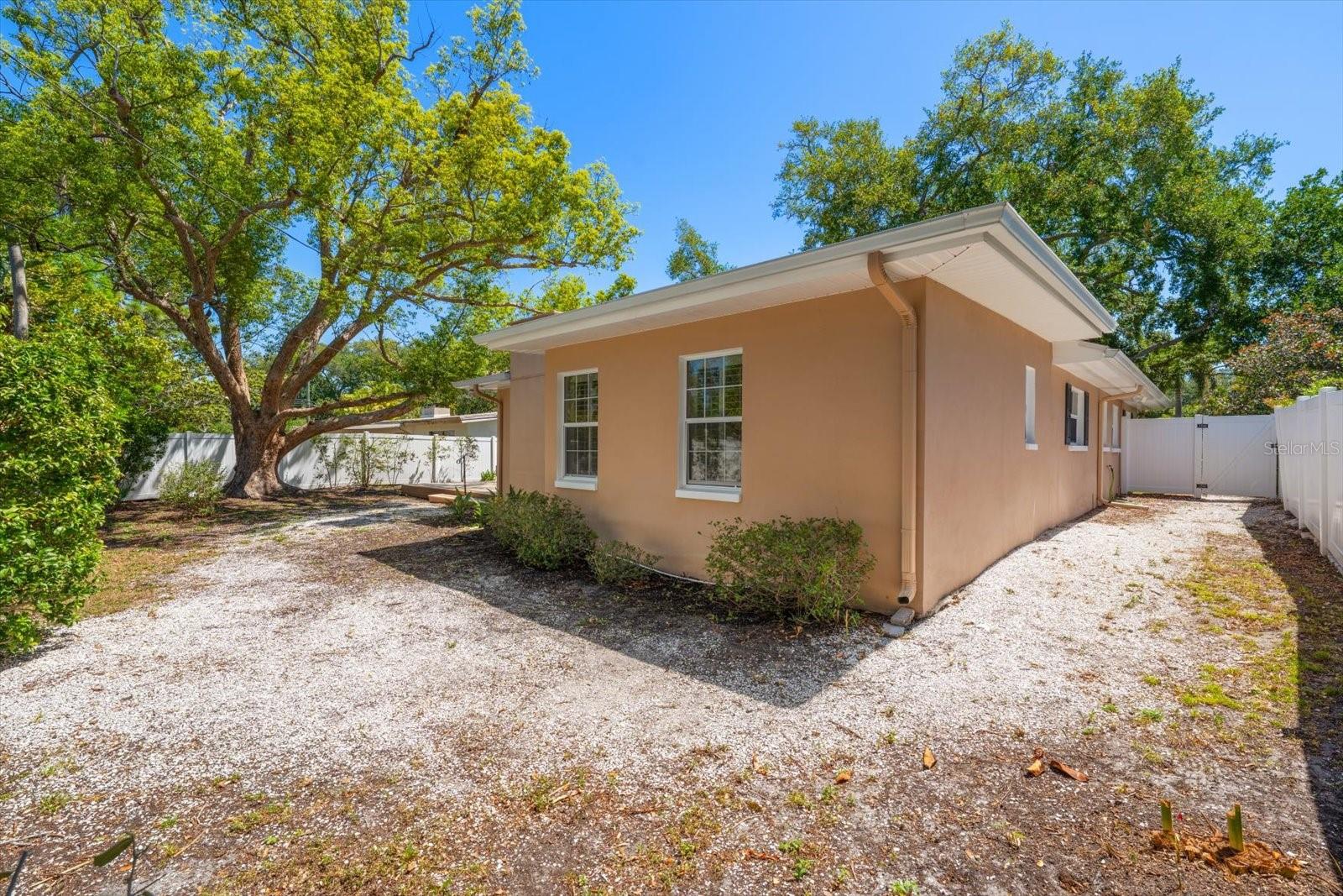 1702 MEREDITH LN, BELLEAIR, FL, 33756