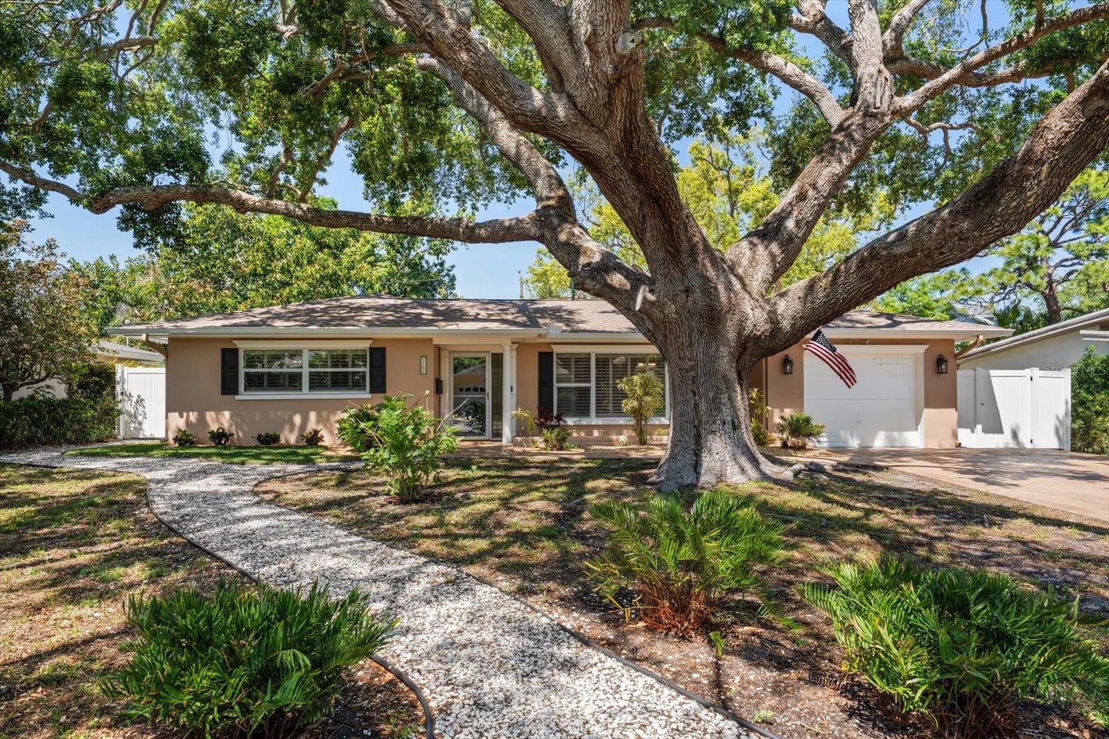 1702 MEREDITH LN, BELLEAIR, FL, 33756