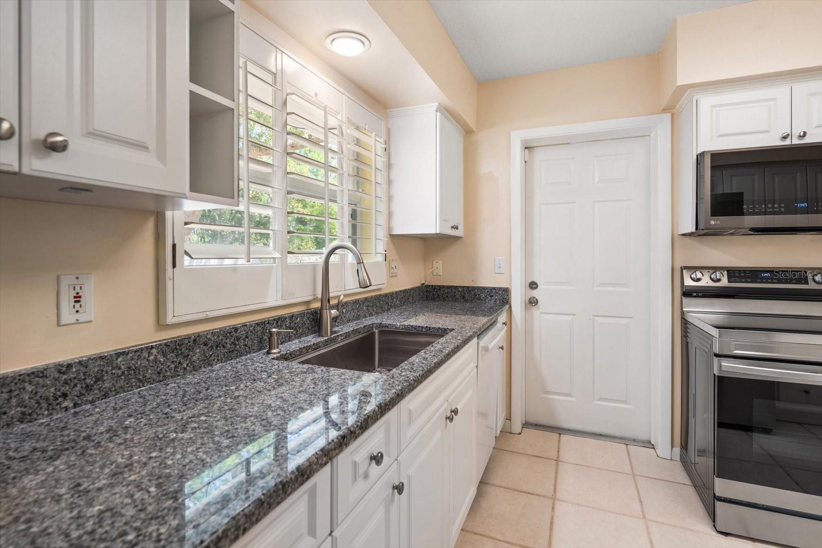 1702 MEREDITH LN, BELLEAIR, FL, 33756