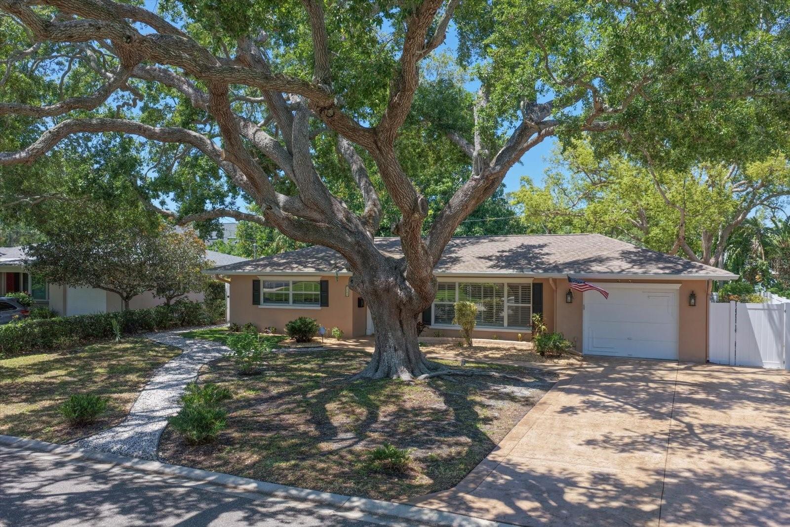 1702 MEREDITH LN, BELLEAIR, FL, 33756