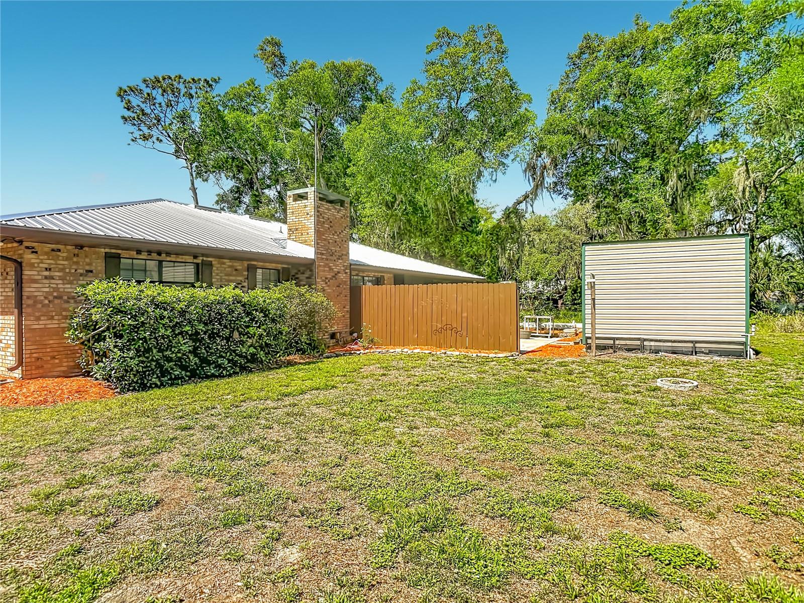 17819 PALM ST, UMATILLA, FL, 32784