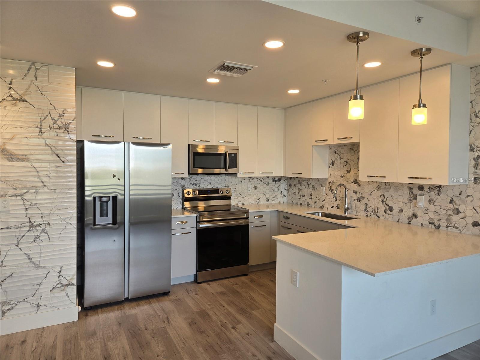 1703 N TAMIAMI TRL #B504, SARASOTA, FL, 34234