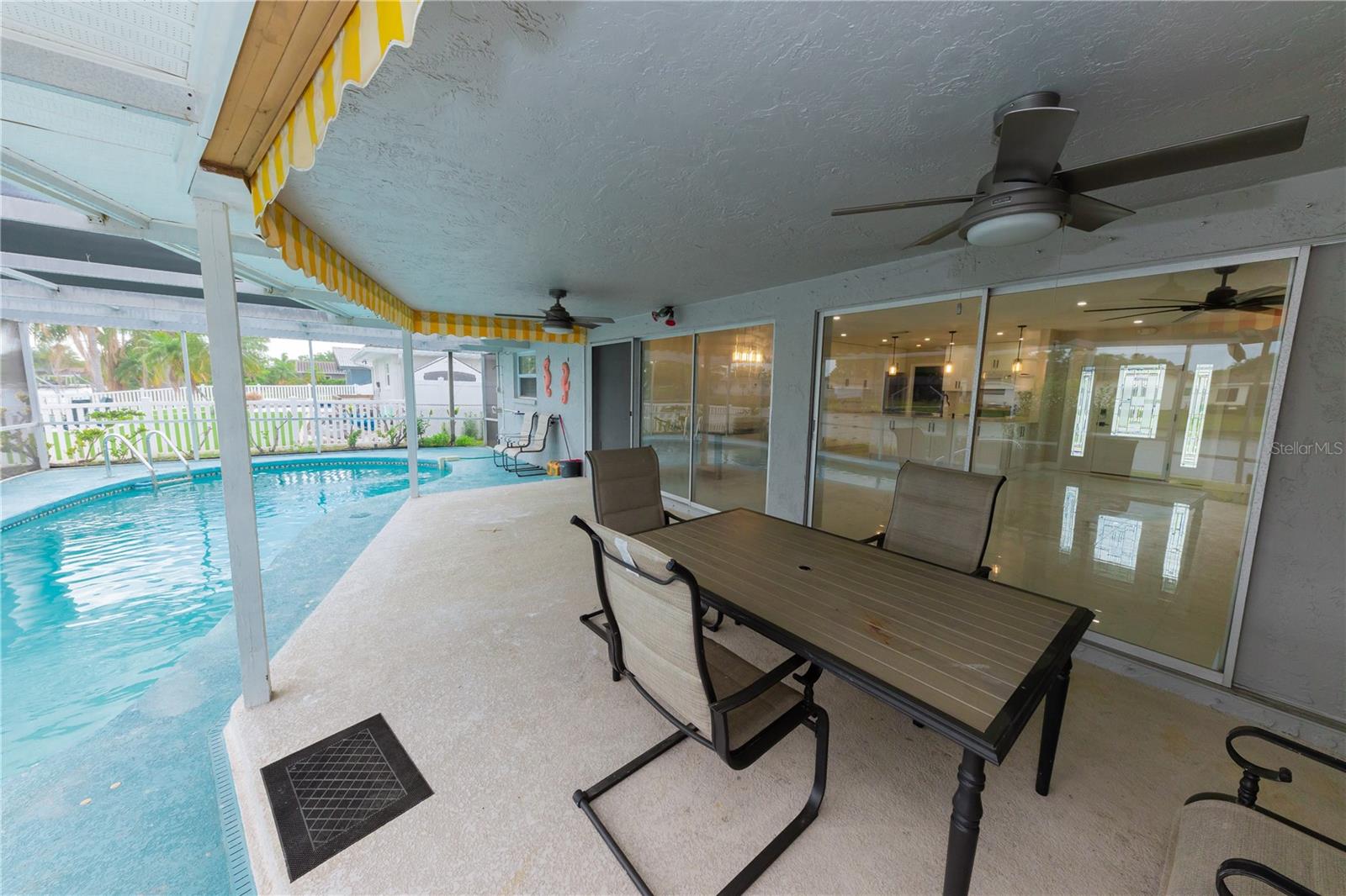 2187 WATERSIDE DR, CLEARWATER, FL, 33764