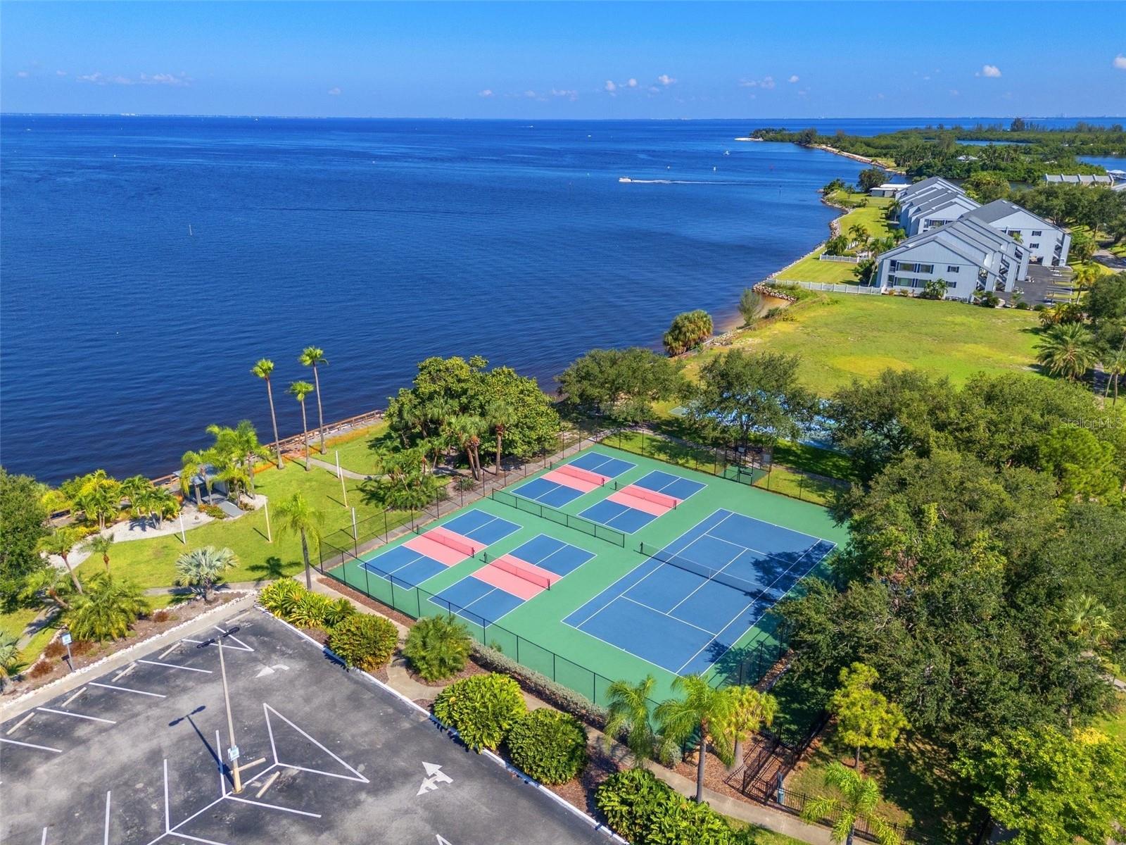 919 SEAGRAPE DR, RUSKIN, FL, 33570