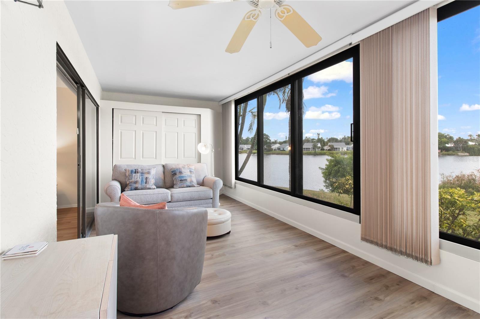 220 LAKEWOOD DR, BRADENTON, FL, 34210