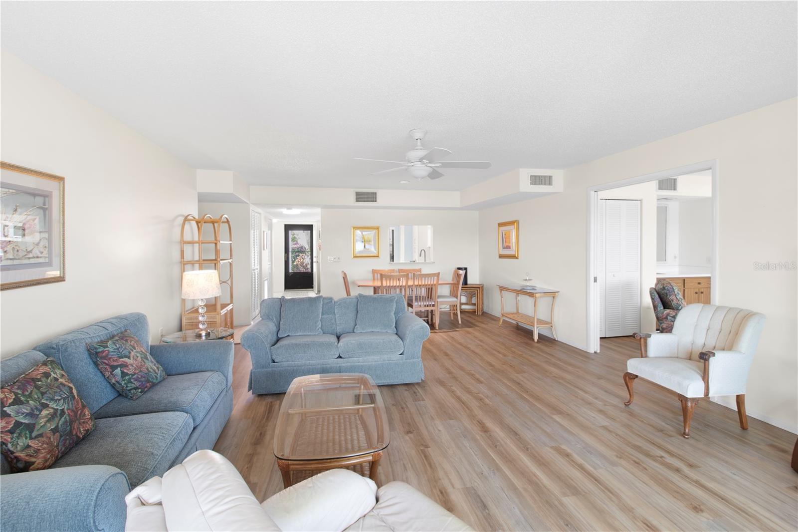 220 LAKEWOOD DR, BRADENTON, FL, 34210