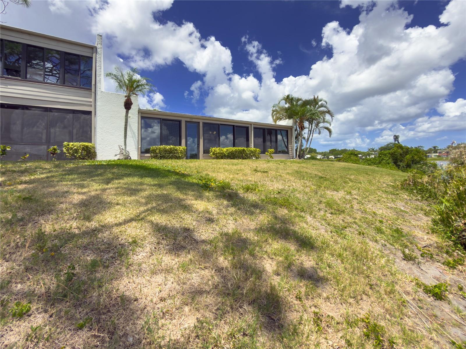 220 LAKEWOOD DR, BRADENTON, FL, 34210