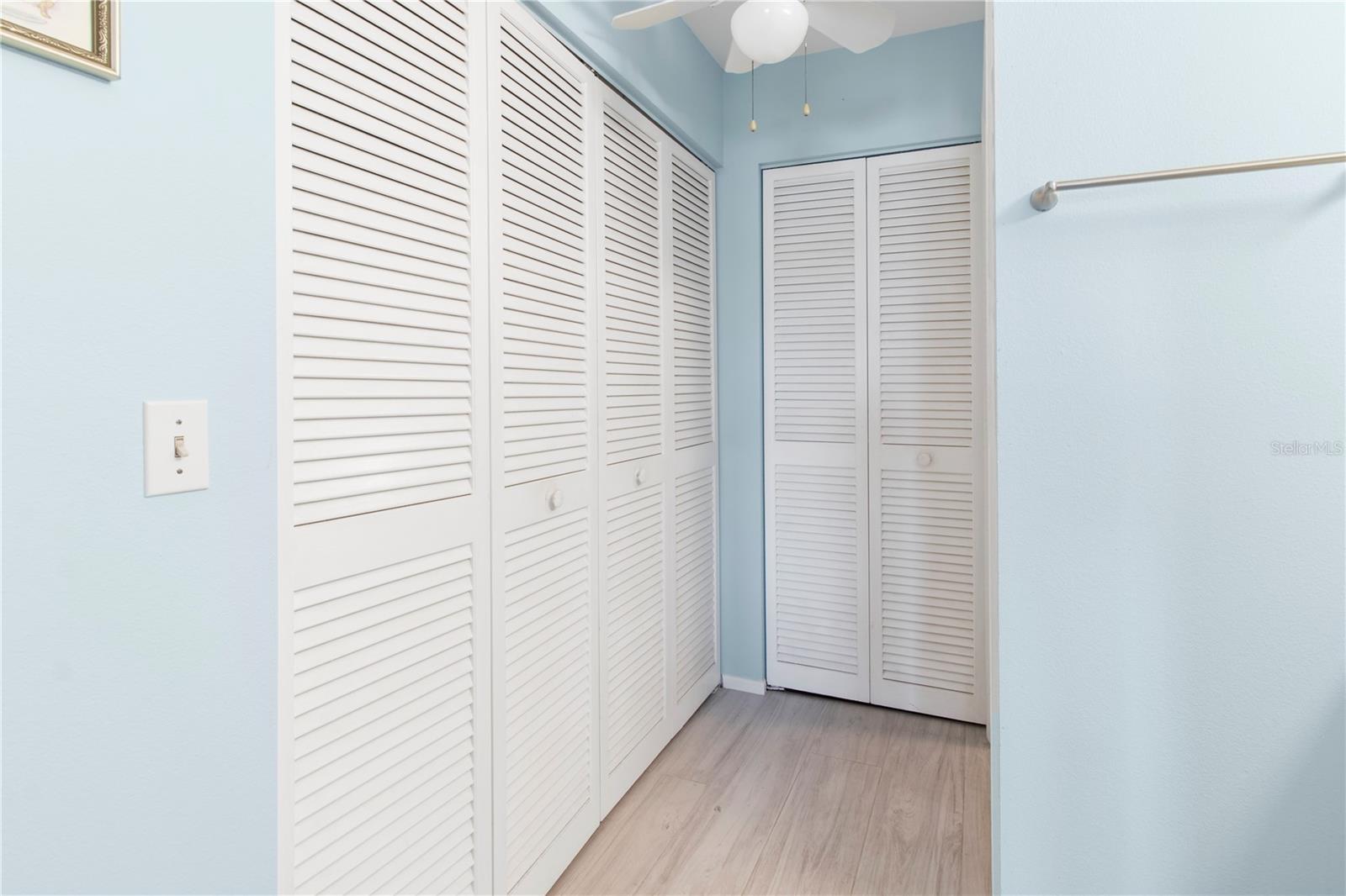 220 LAKEWOOD DR, BRADENTON, FL, 34210