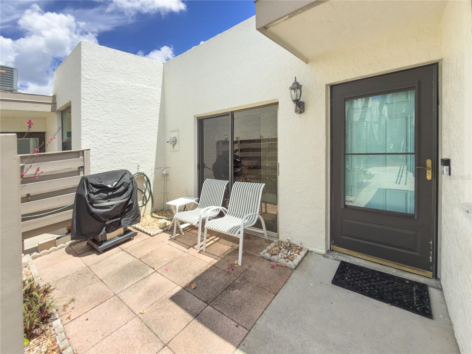220 LAKEWOOD DR, BRADENTON, FL, 34210