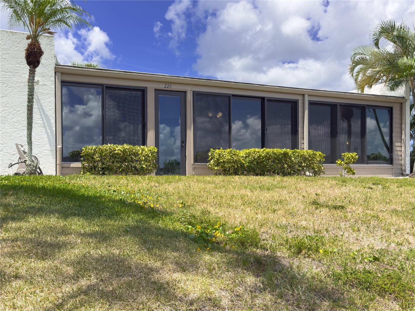 220 LAKEWOOD DR, BRADENTON, FL, 34210