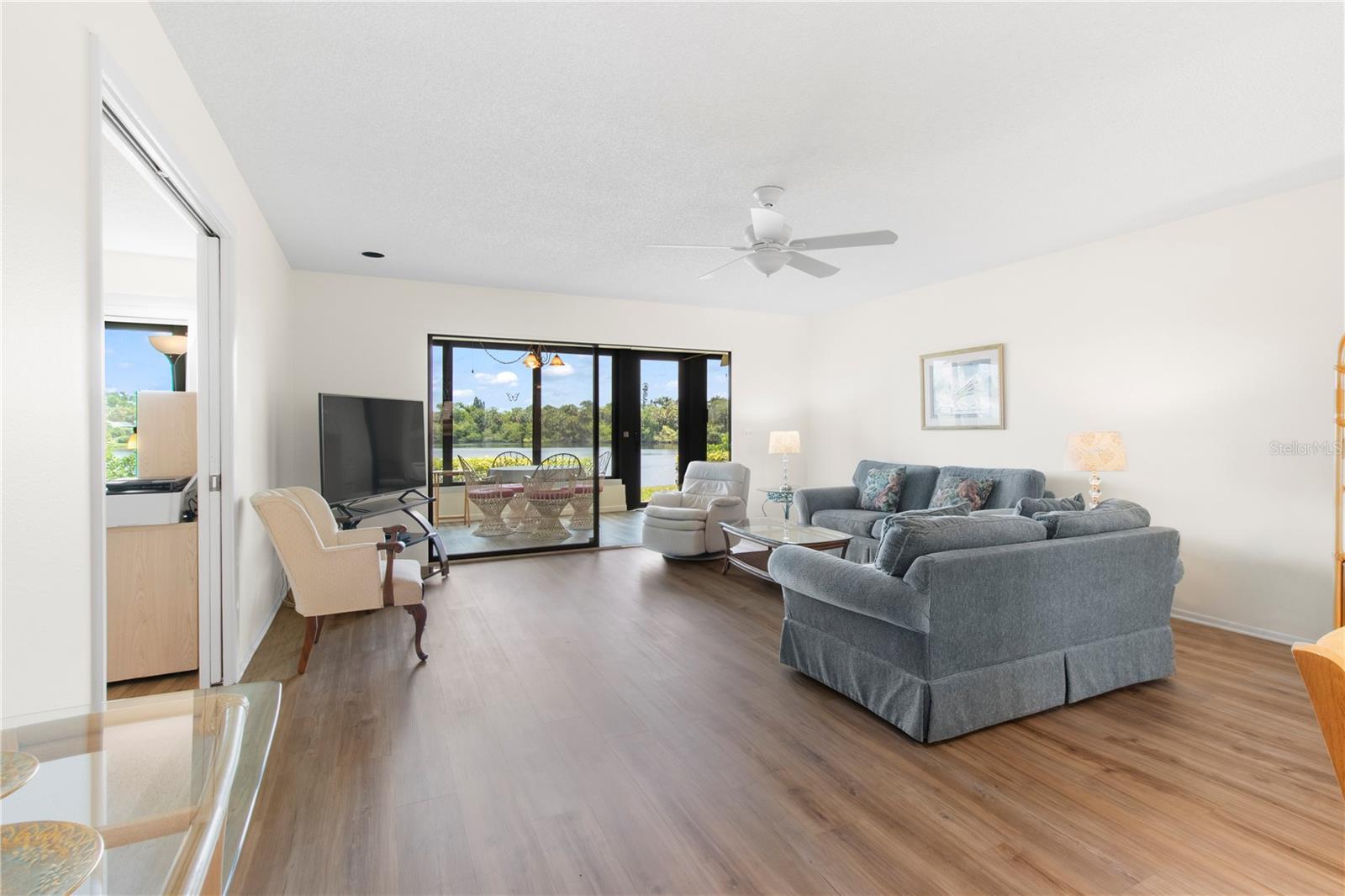 220 LAKEWOOD DR, BRADENTON, FL, 34210