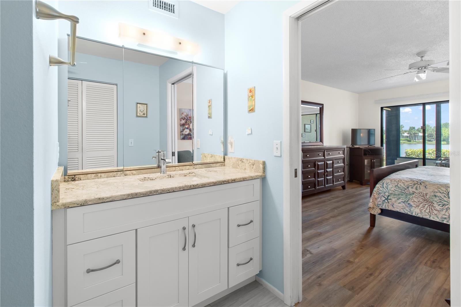 220 LAKEWOOD DR, BRADENTON, FL, 34210