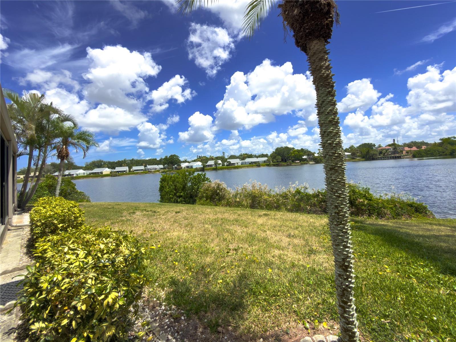 220 LAKEWOOD DR, BRADENTON, FL, 34210
