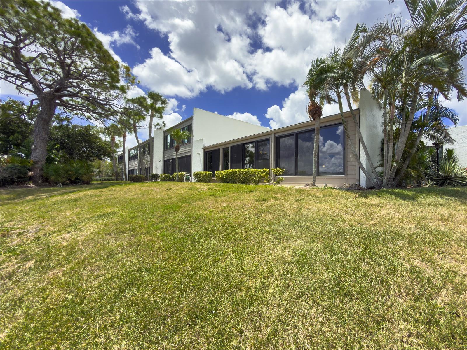 220 LAKEWOOD DR, BRADENTON, FL, 34210