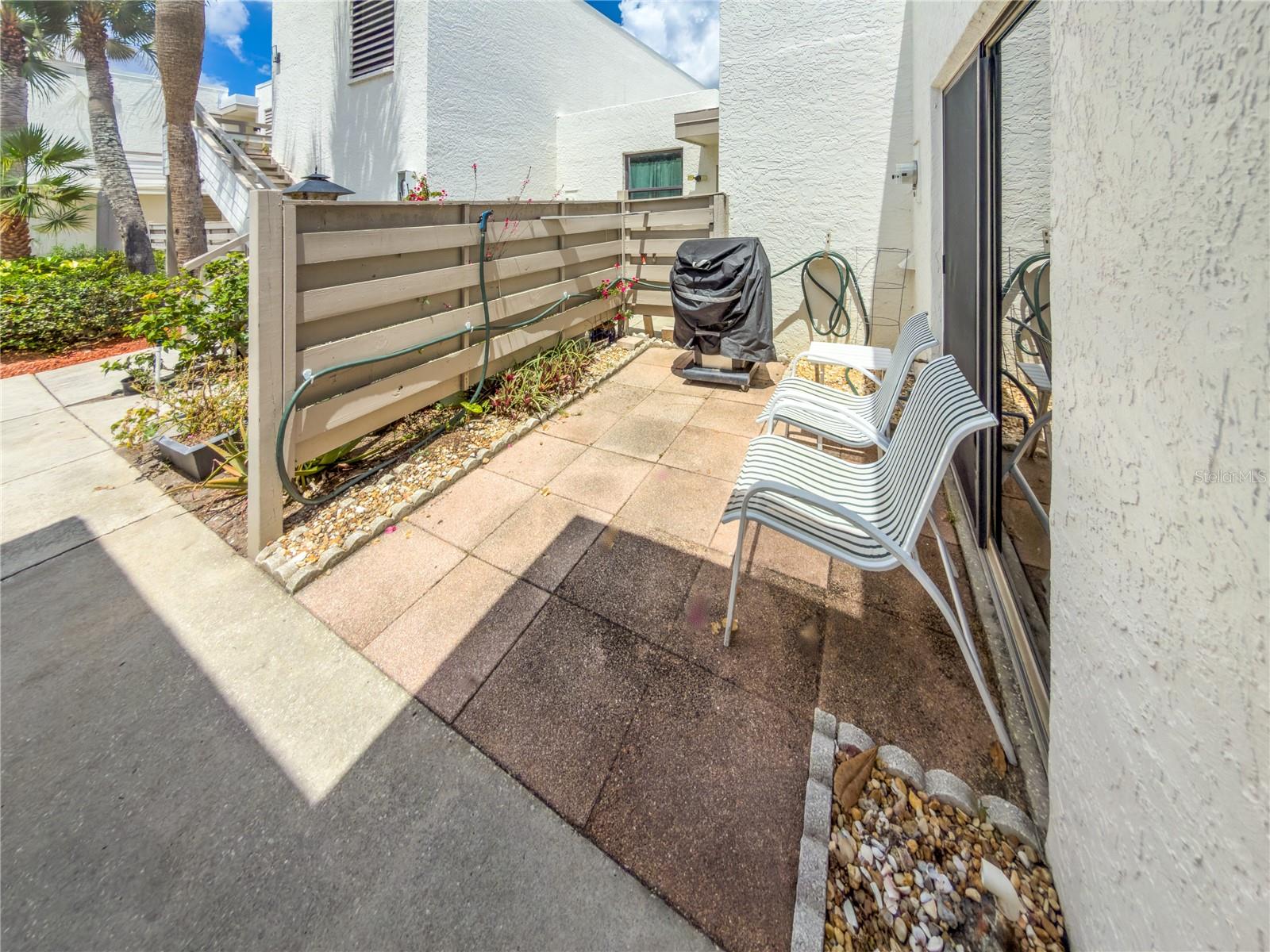 220 LAKEWOOD DR, BRADENTON, FL, 34210