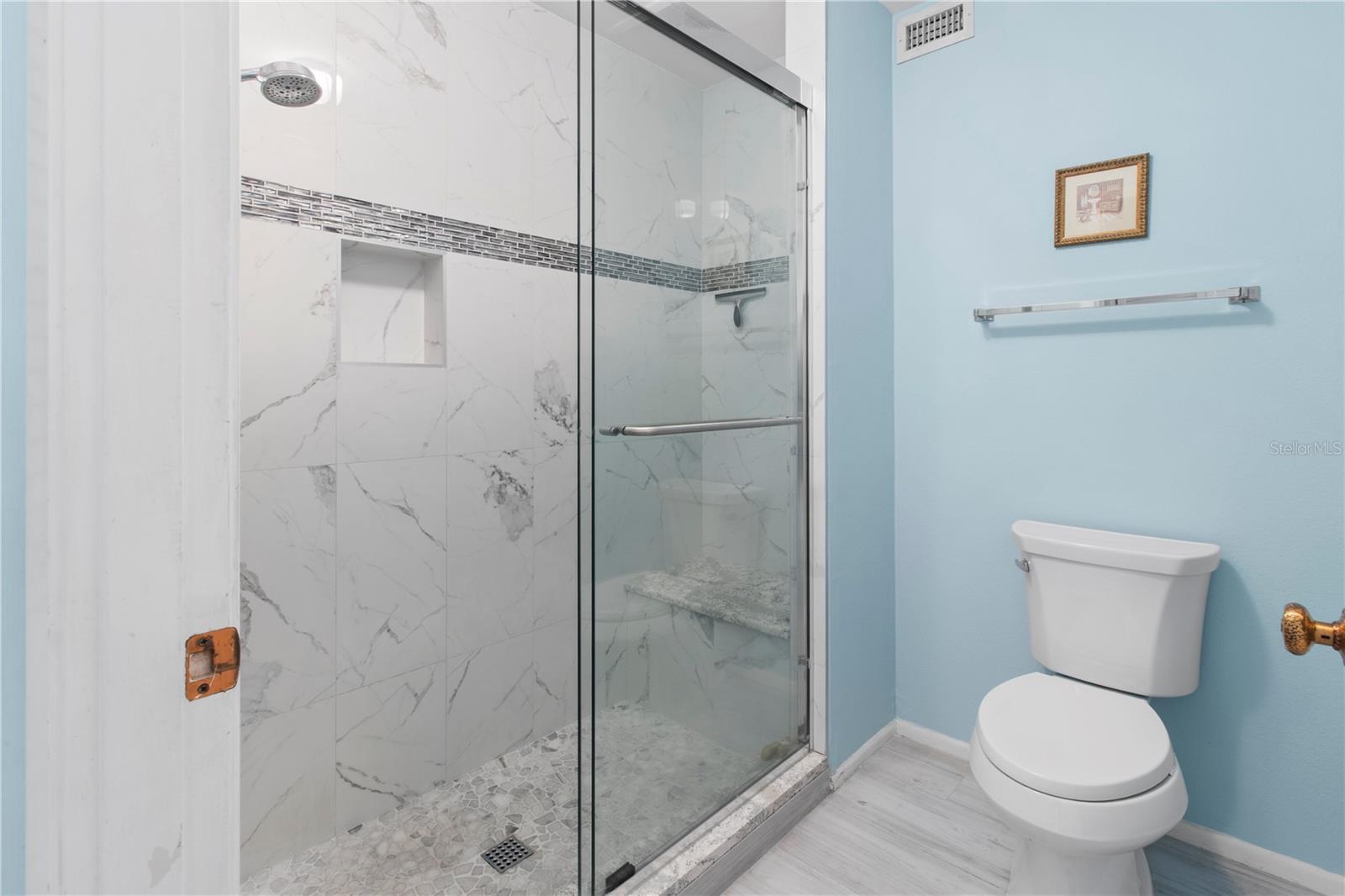 220 LAKEWOOD DR, BRADENTON, FL, 34210