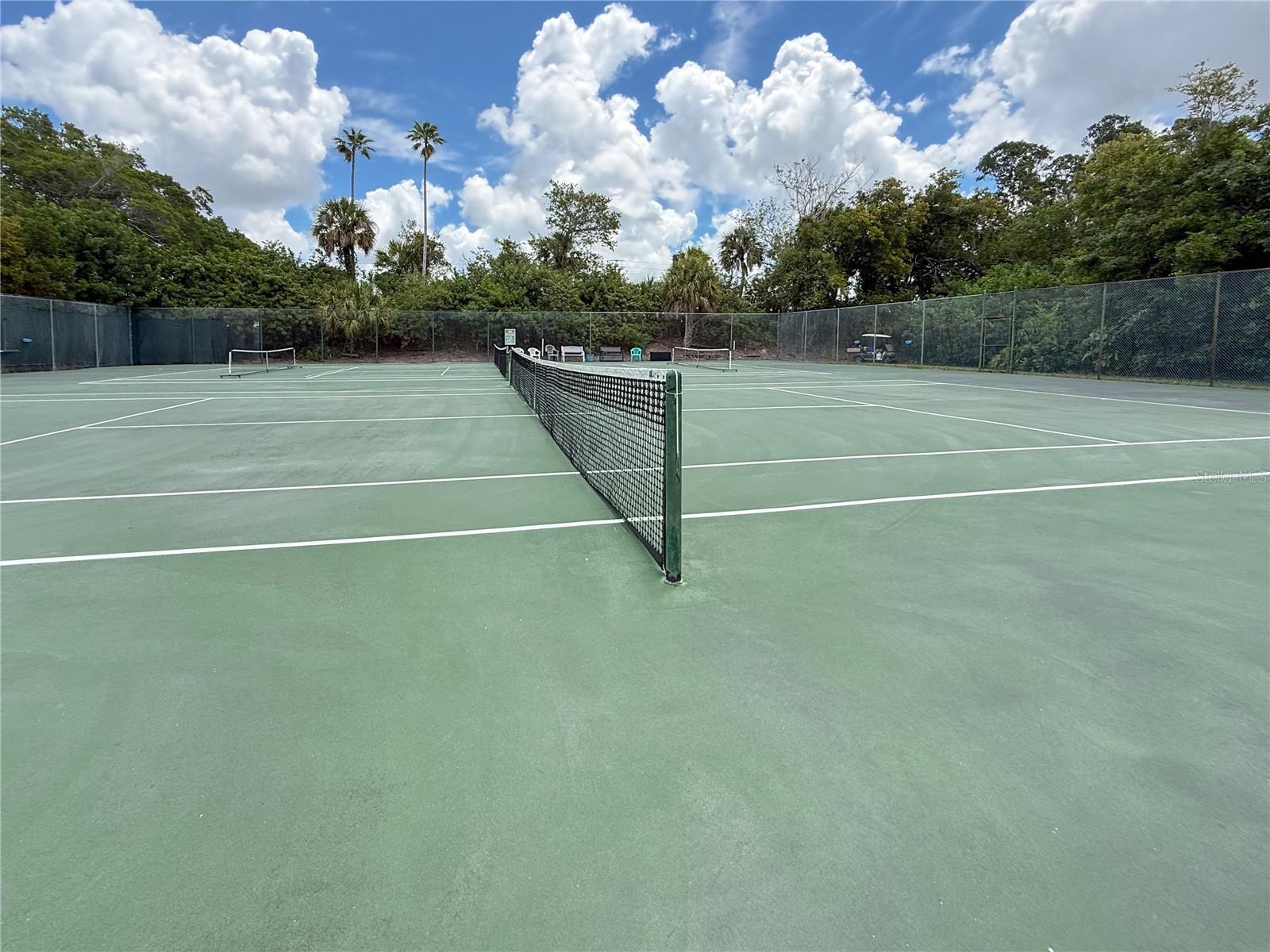 220 LAKEWOOD DR, BRADENTON, FL, 34210