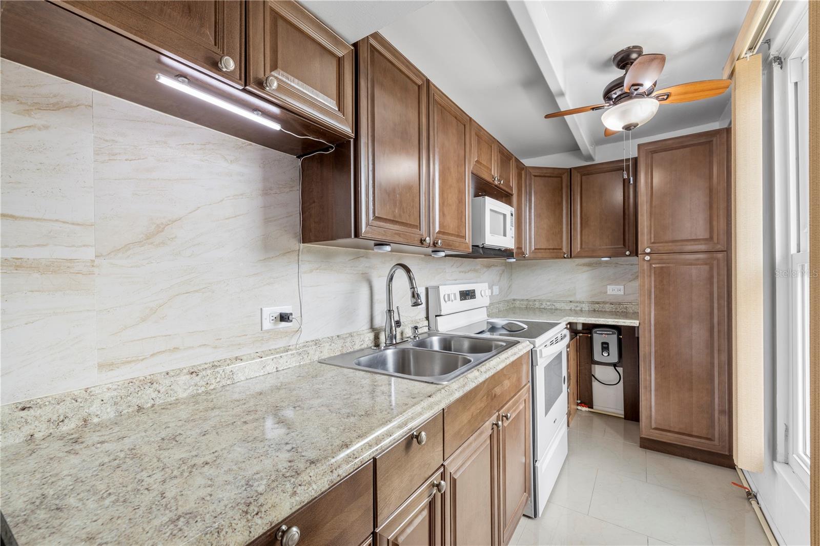 4209 CLUB CIR, LAKESHORE, FL, 33854