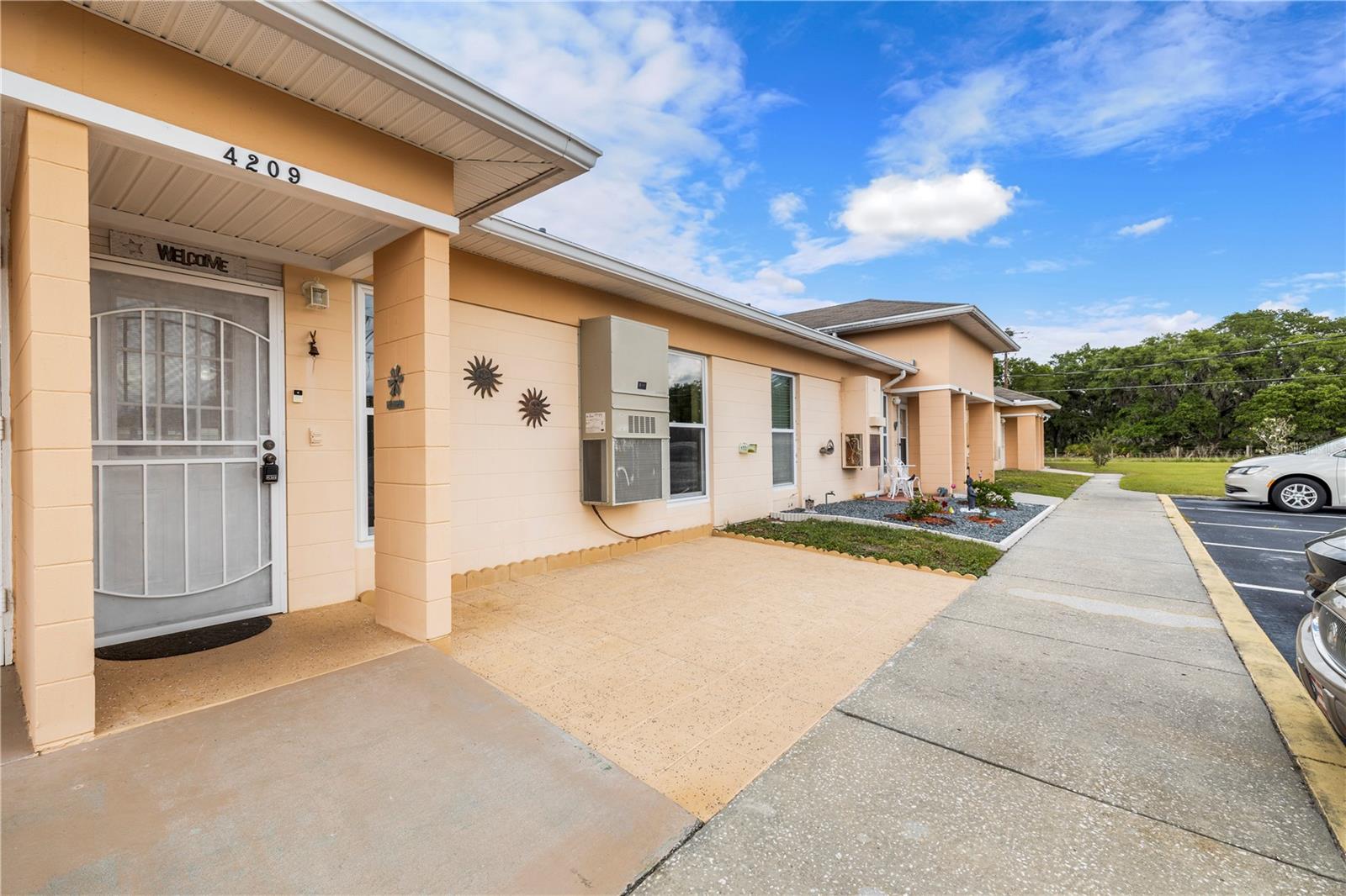 4209 CLUB CIR, LAKESHORE, FL, 33854