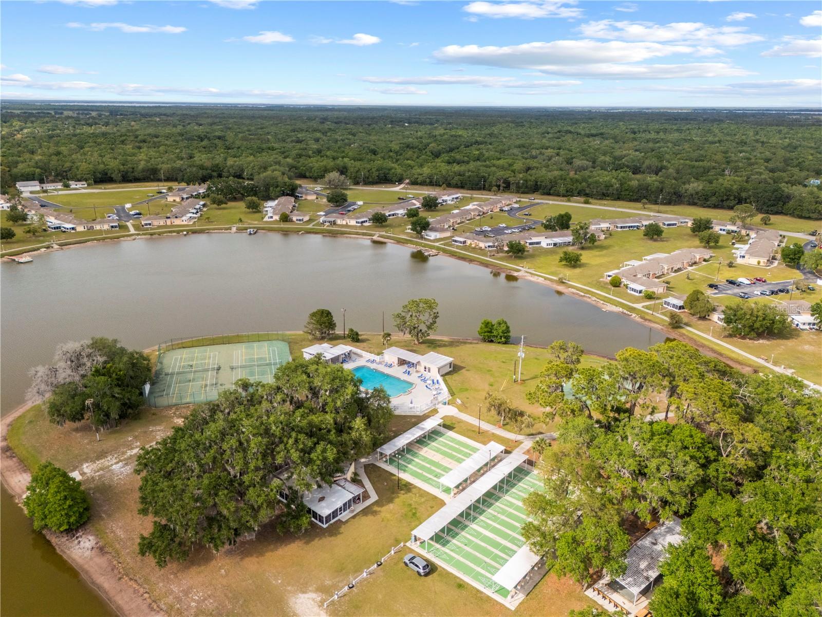 4209 CLUB CIR, LAKESHORE, FL, 33854