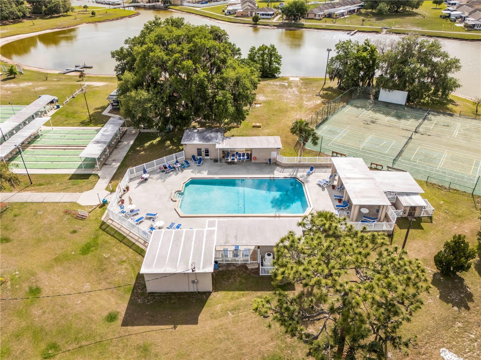 4209 CLUB CIR, LAKESHORE, FL, 33854