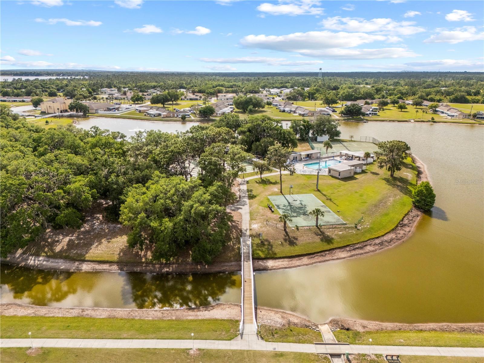 4209 CLUB CIR, LAKESHORE, FL, 33854